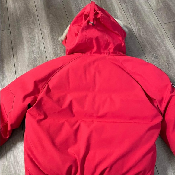 Selling red Canada goose jacket bought worn 2 or 3 times fairly new and comfy - Picture 6 of 9